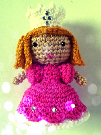 Free Halloween crochet pattern: Witch Doll - Portland crochet